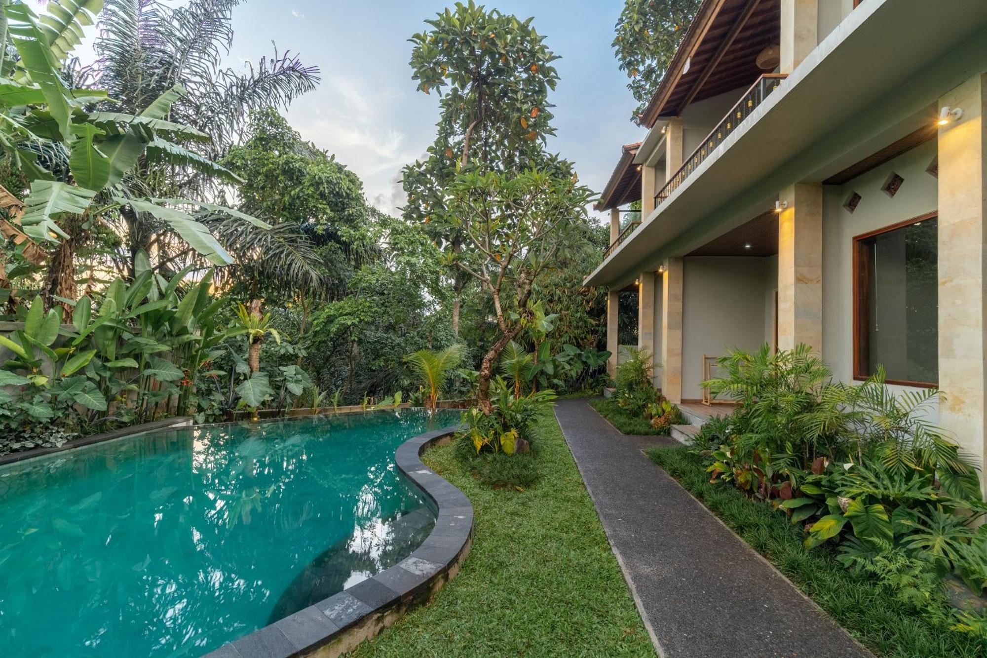 Narada & * Ubud